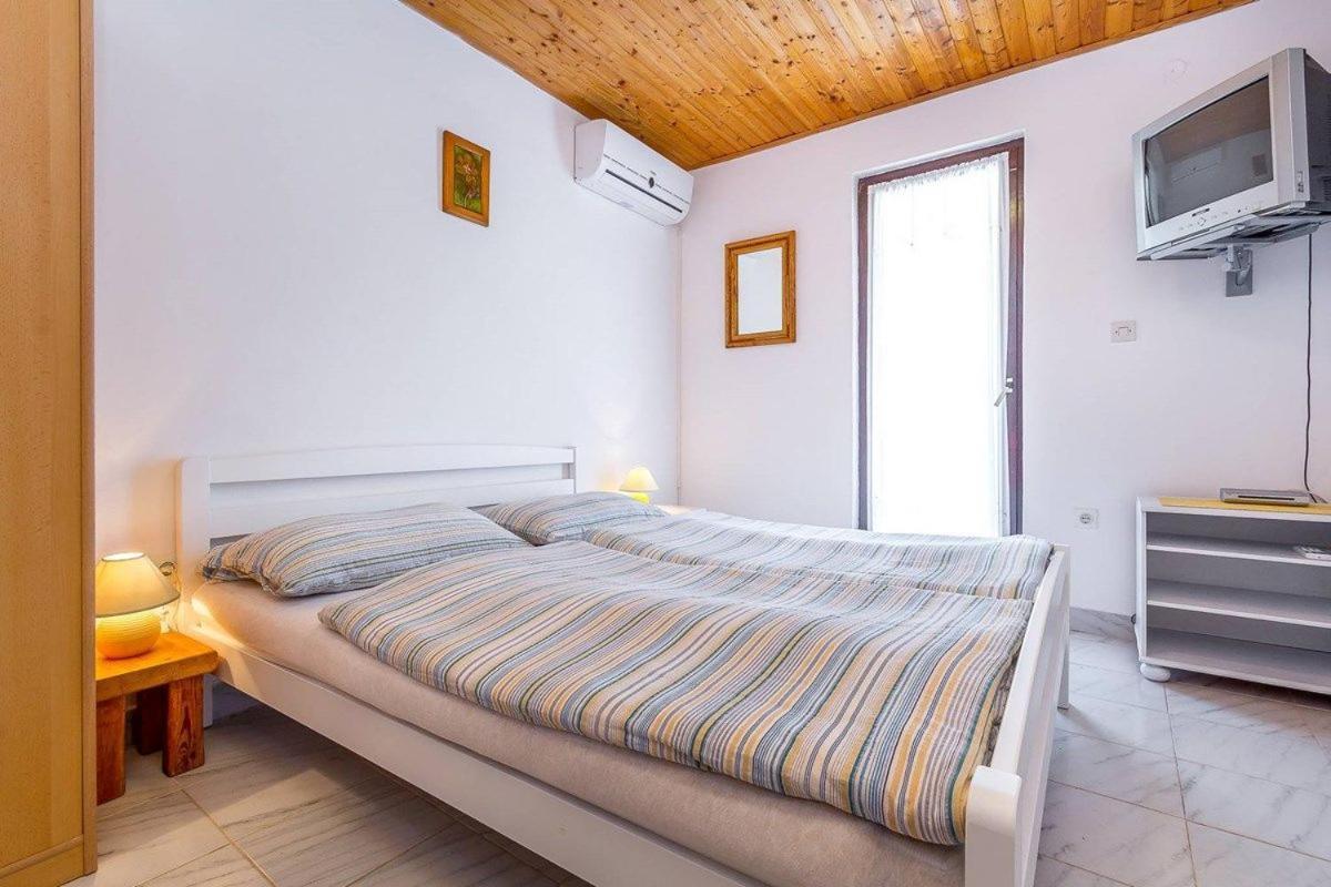 Apartments Dragica Valbandon エクステリア 写真