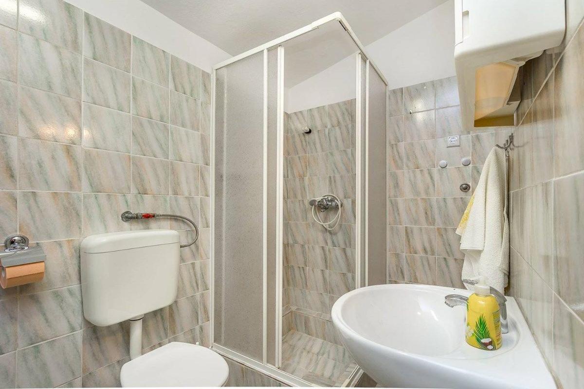 Apartments Dragica Valbandon エクステリア 写真