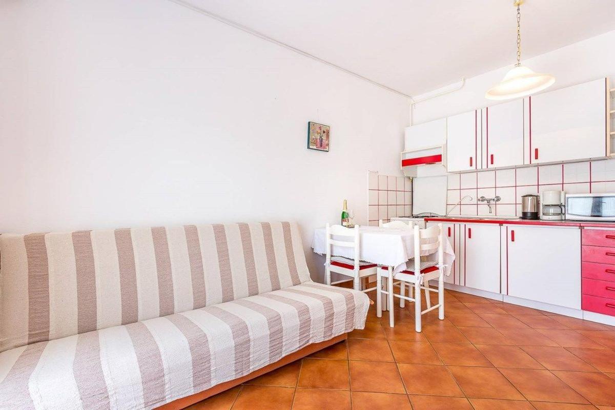 Apartments Dragica Valbandon エクステリア 写真
