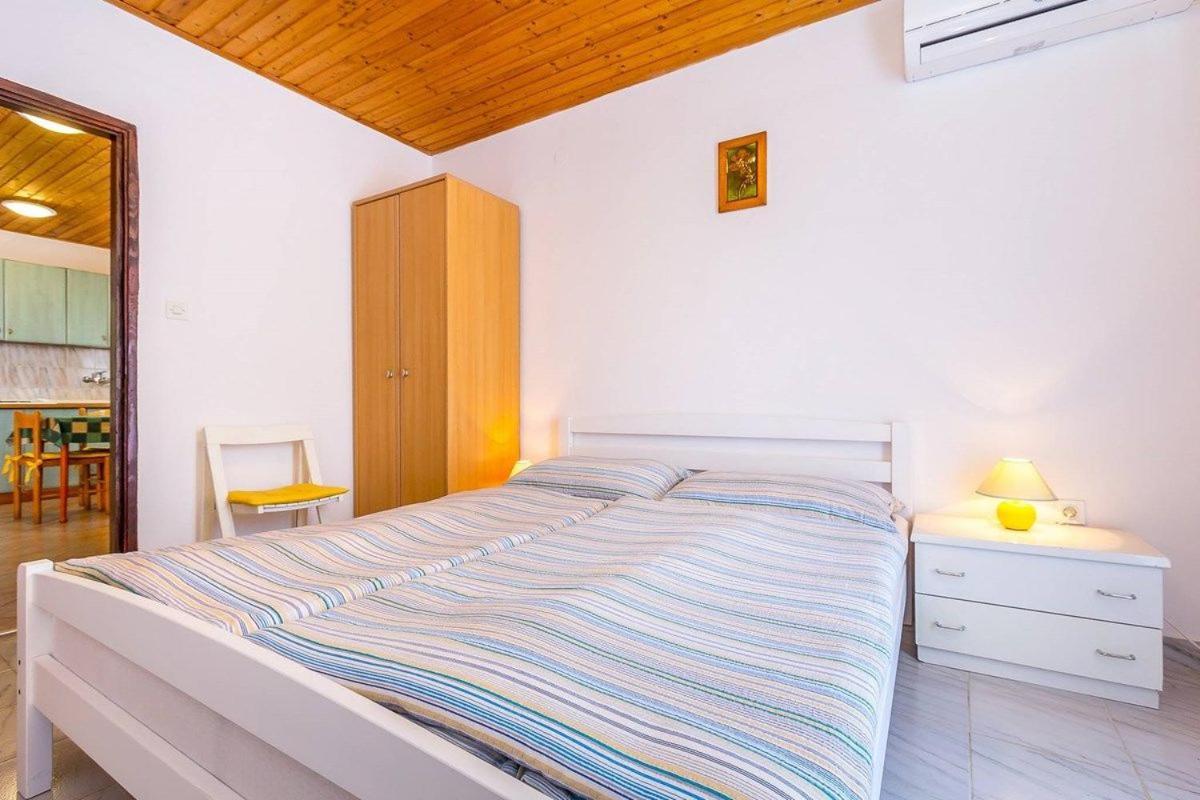 Apartments Dragica Valbandon エクステリア 写真