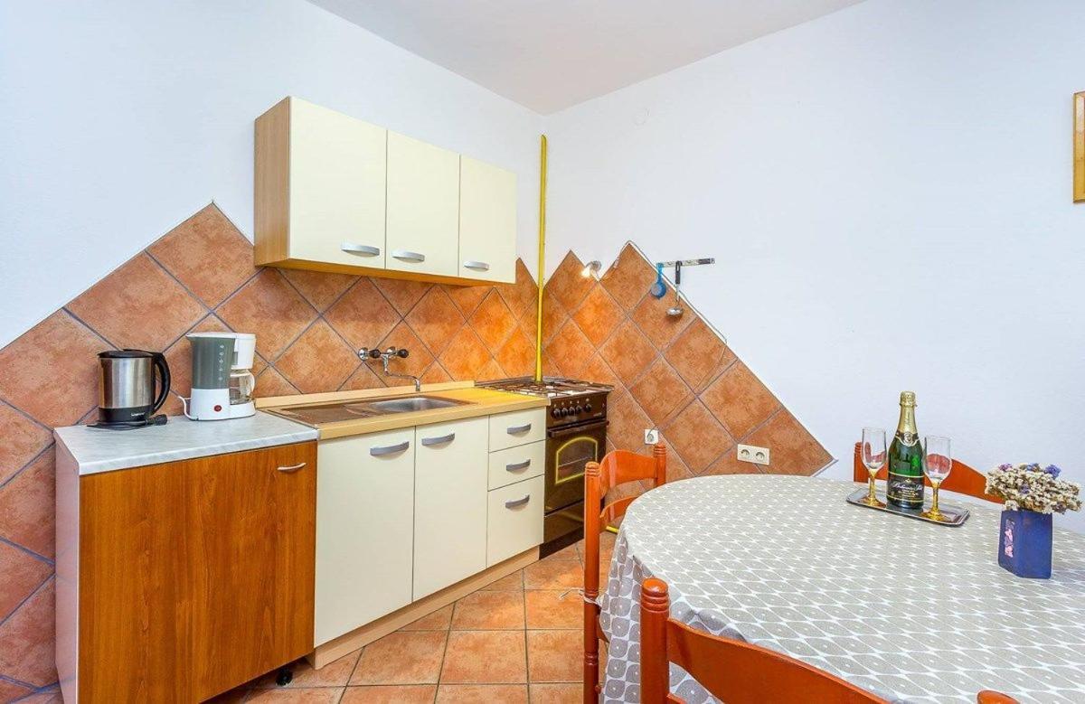 Apartments Dragica Valbandon エクステリア 写真