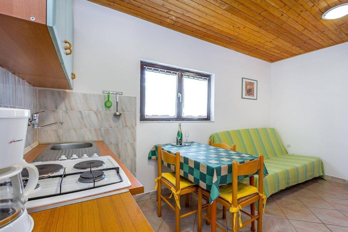 Apartments Dragica Valbandon エクステリア 写真