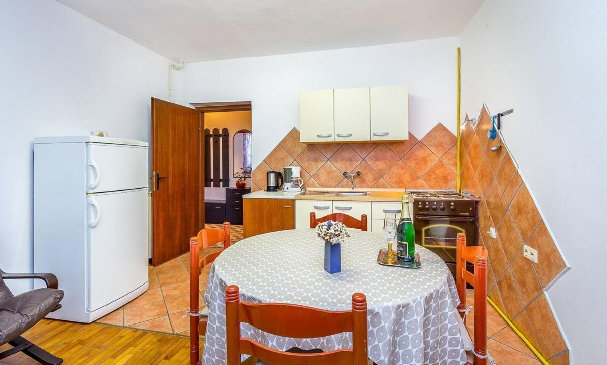 Apartments Dragica Valbandon エクステリア 写真