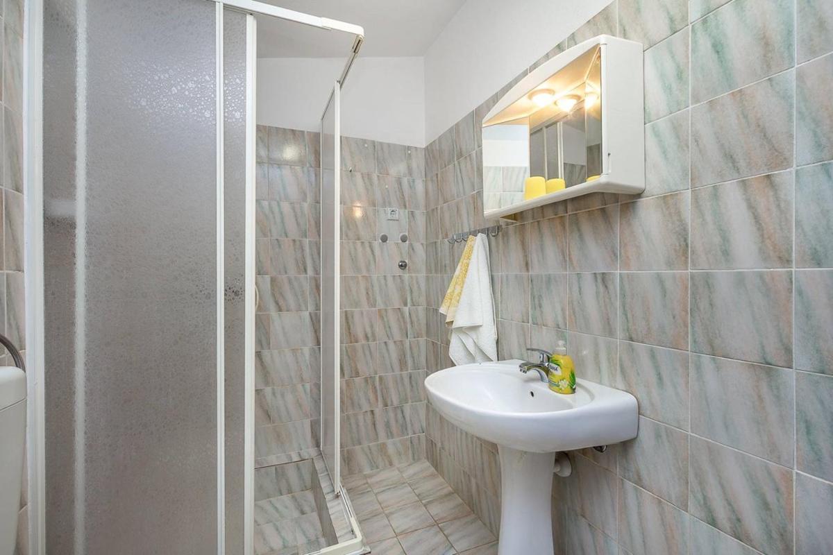 Apartments Dragica Valbandon エクステリア 写真