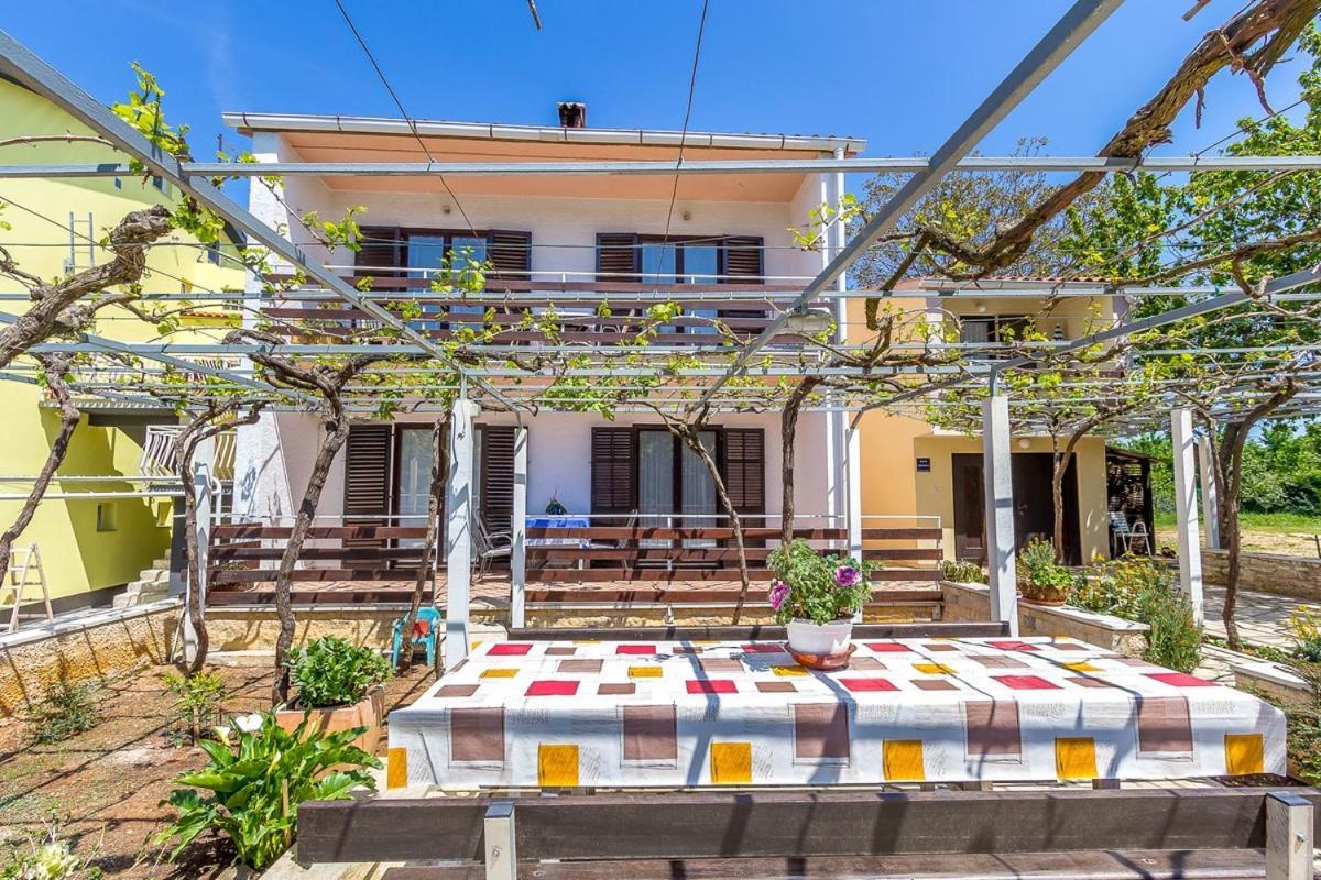 Apartments Dragica Valbandon エクステリア 写真